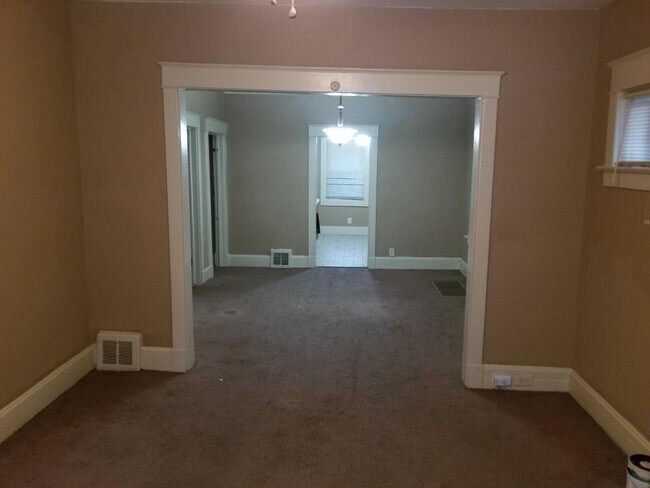 Foto del edificio - 3855 E 60th St