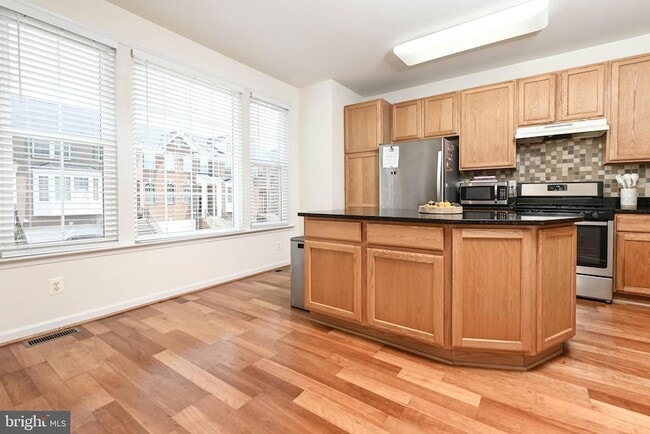 Building Photo - 829 Valemount Terrace NE