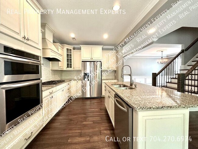 Foto del edificio - Majestic 4BR/3BA Home in Mountain Laurel i...