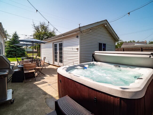 Foto del edificio - 122 Overlook Rd