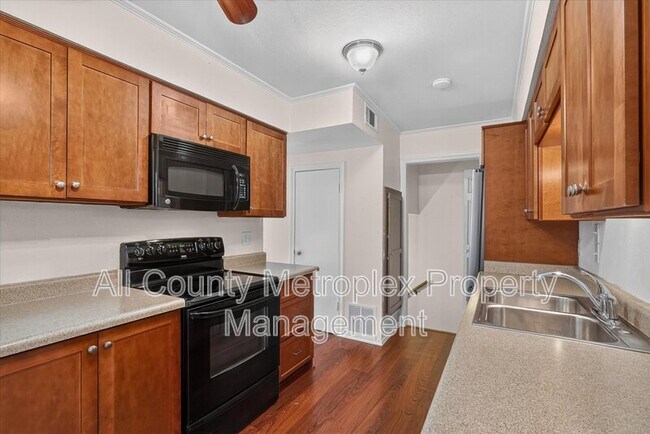 Photo - 2612 Custer Pkwy A House