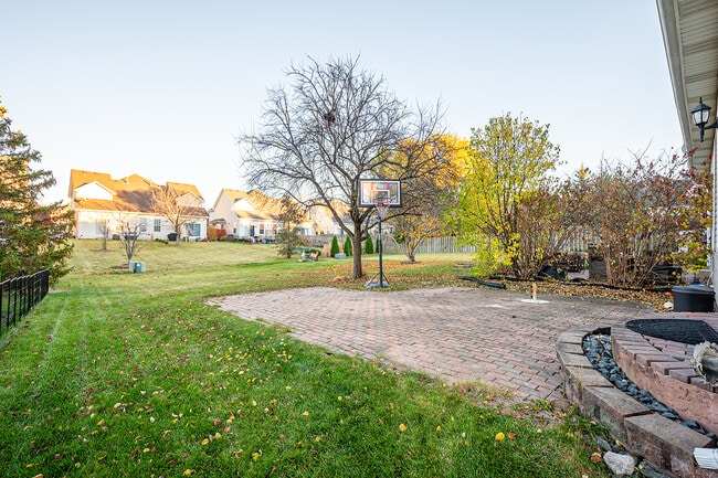 Foto del edificio - 511 Maggie Ln