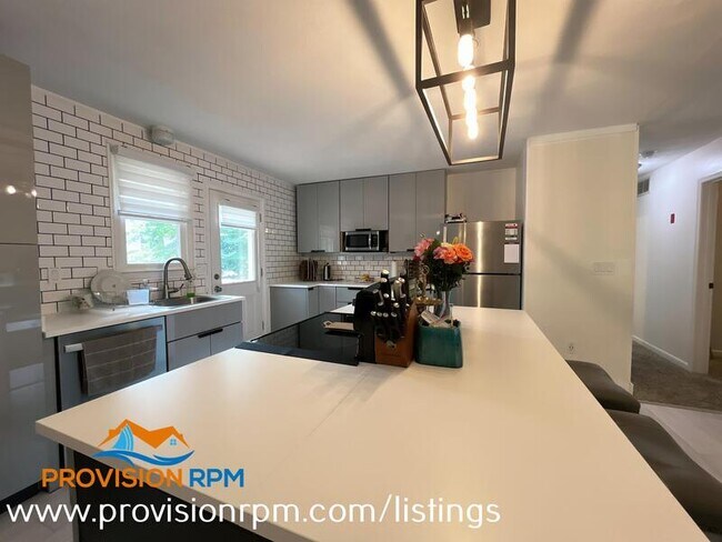 Foto del edificio - 379 Blossom Tree Dr