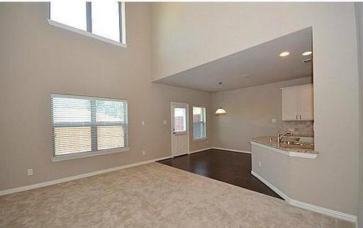 Foto del edificio - Beautiful townhouse located in Chase Oaks ...