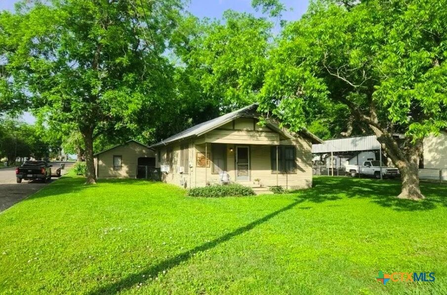 Foto principal - 121 Ave G