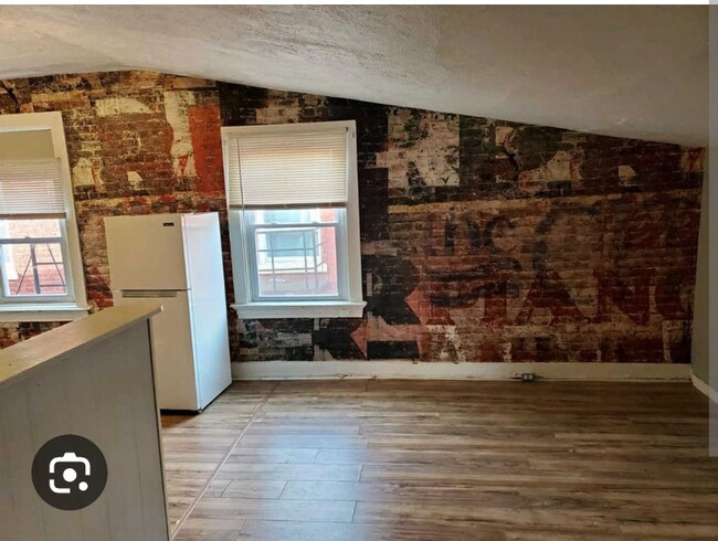 Building Photo - 1130 Draper St