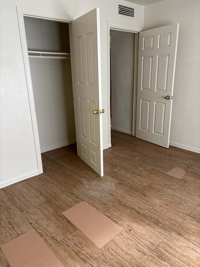 Building Photo - 1318 Rexford Pl