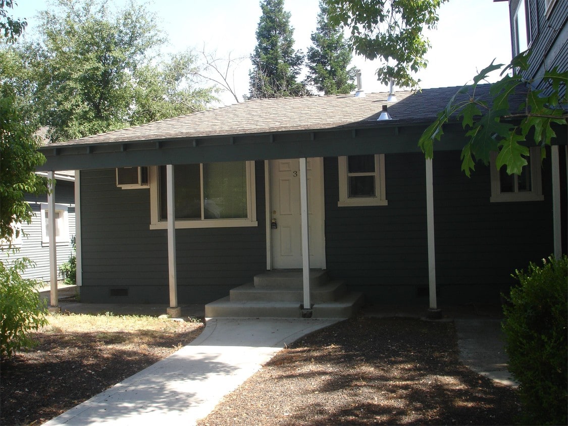1164 Magnolia Ave Unit 3, Chico, CA 95926 Room for Rent in Chico, CA