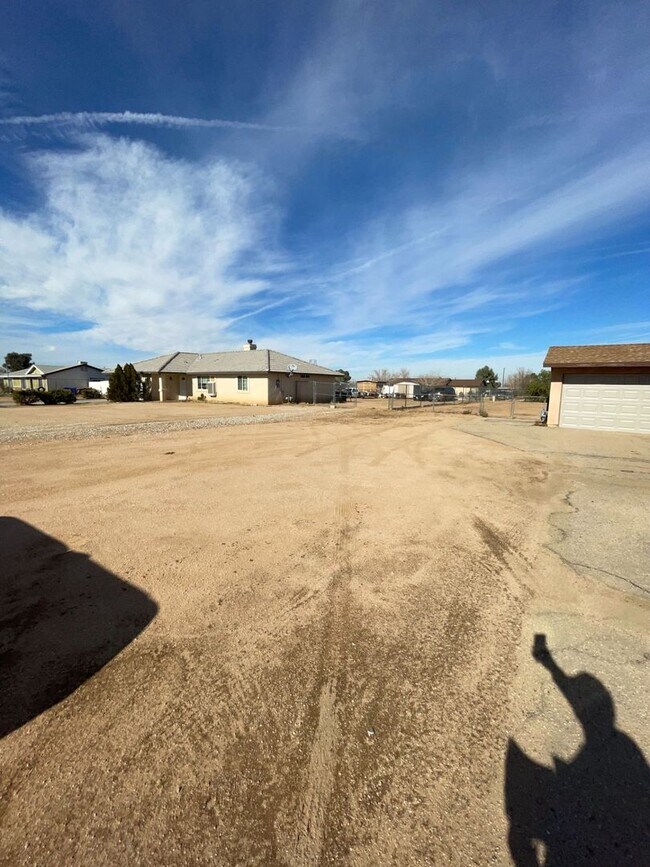 Foto del edificio - 2 BEDROOM APPLE VALLEY HOME!