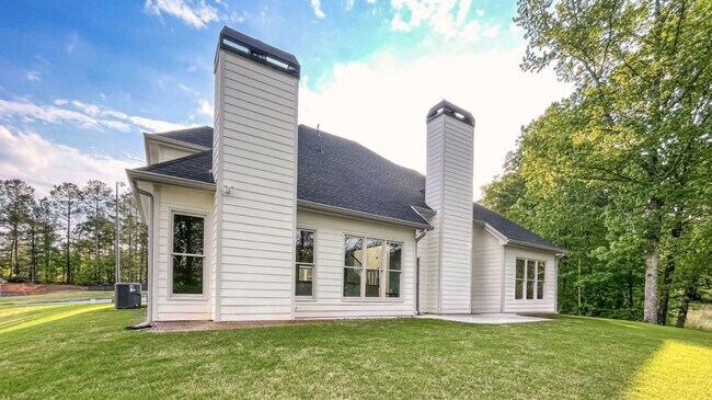 Building Photo - Newer Construction Farmhouse Style Home!