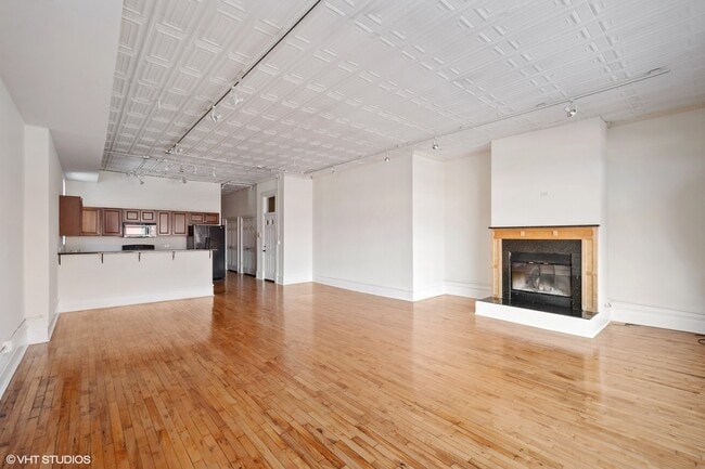 Foto del edificio - 1370 N Milwaukee Ave