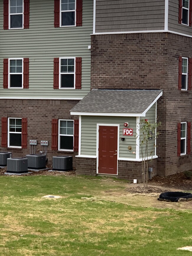 Building Photo - Signal Ridge Apartments