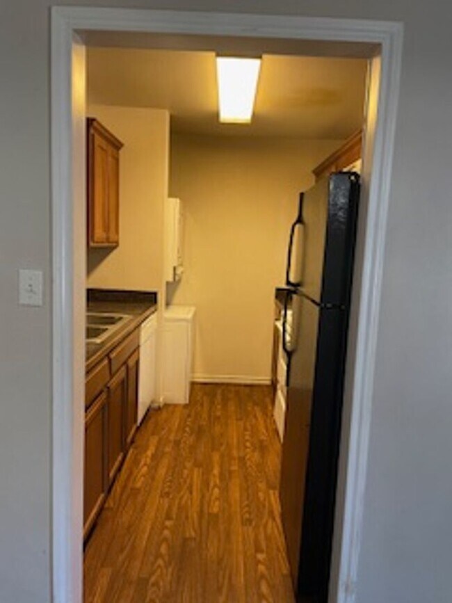 Foto del edificio - 1391 N Race