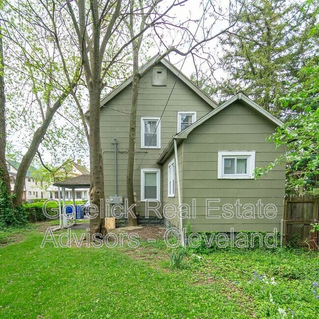 Building Photo - 2841 E 127th St