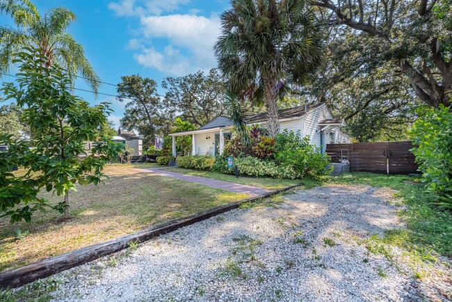 Foto del edificio - Seminole Heights Bungalow