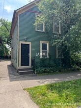 Building Photo - 3915 Bridge Ave