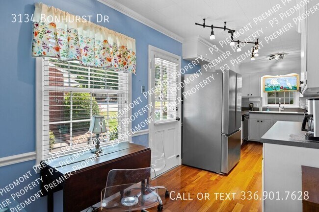Foto del edificio - 3134 Bonhurst Dr