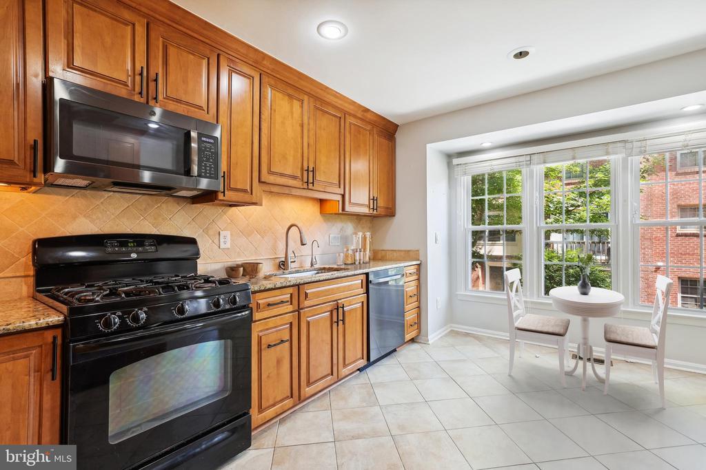 Primary Photo - 10150 Village Knolls Ct