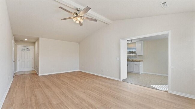 Foto del edificio - 829 S Liberty Dr