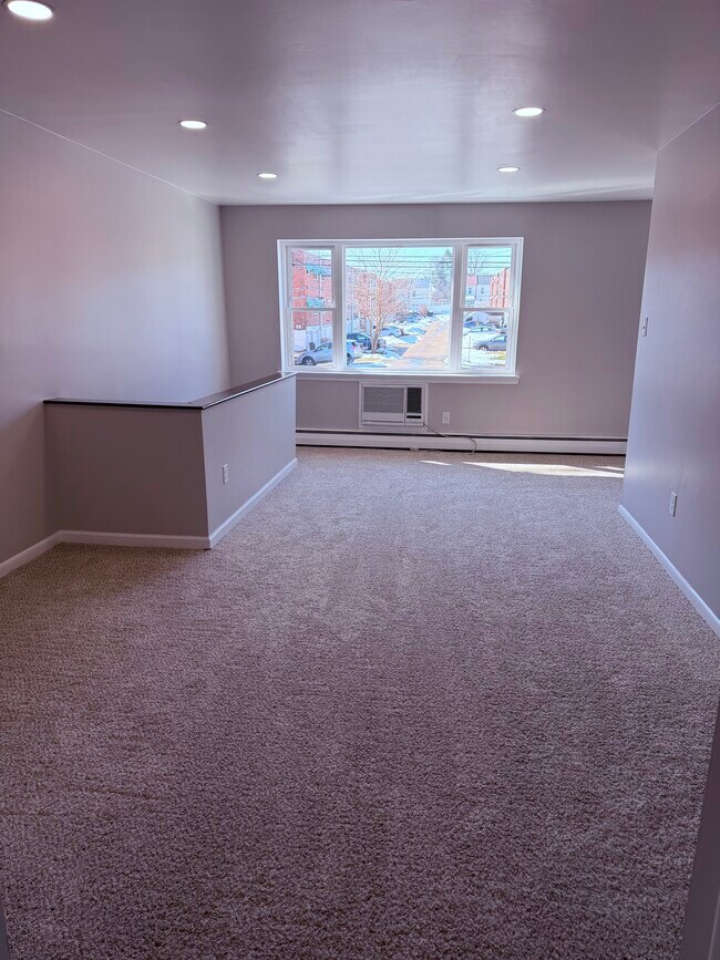 Sala de estar - 729 Solly Ave