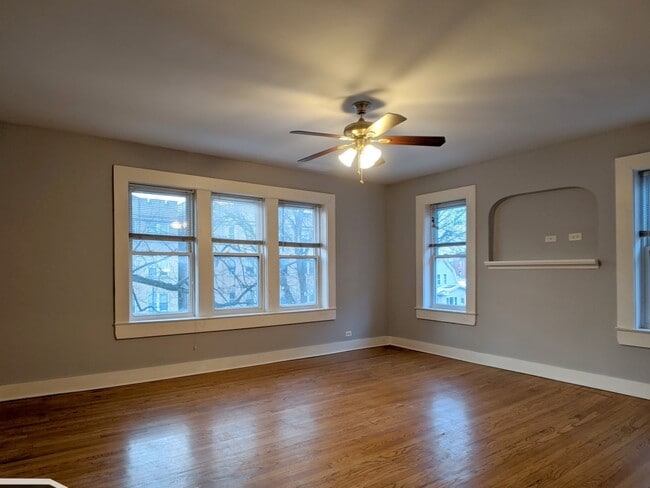 Building Photo - 5027 N Harding Ave