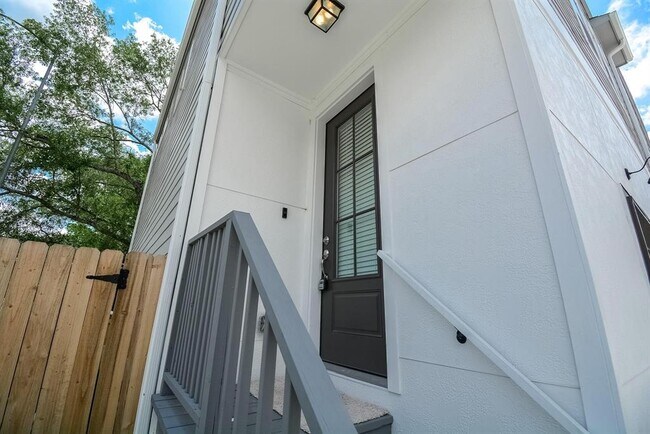 Foto del edificio - 6013 Cypress St