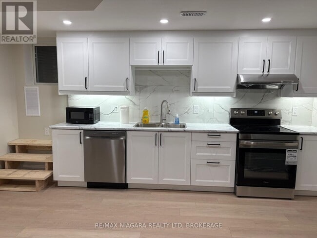 Building Photo - 26 Shadow Ct