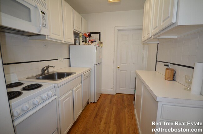 Building Photo - 45 Westland Ave