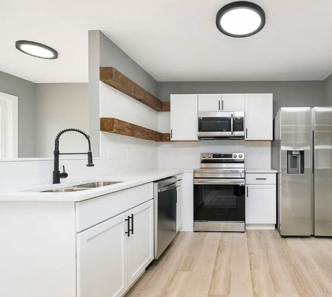 Foto del edificio - 6747 Wimbledon Dr