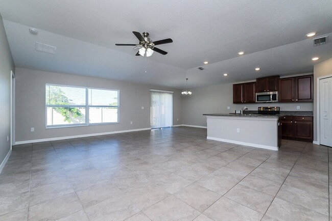 Building Photo - 1758 Broad Winged Hawk Dr