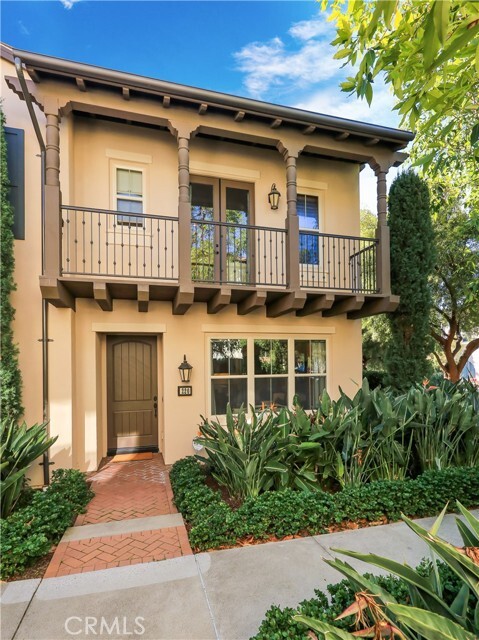 Primary Photo - 220 Kempton