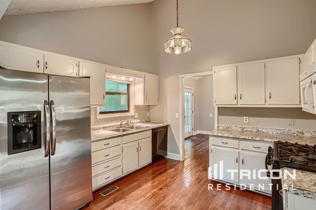 Building Photo - 1850 Winding Creek Ln SW
