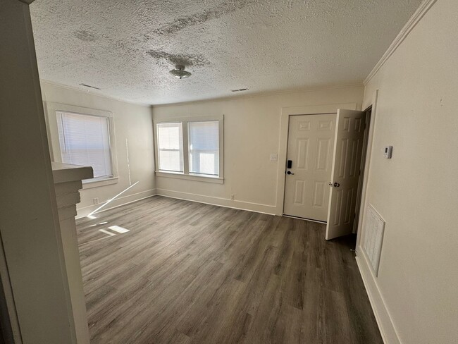 Building Photo - 3/1.5 update home in Shelby, NC