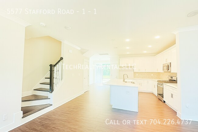 Foto del edificio - 5577 Stafford Rd