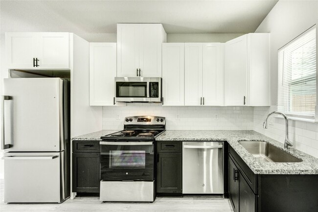 Building Photo - 8157 Tate St