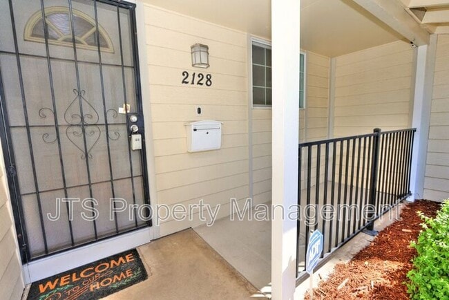 Building Photo - 2128 W La Loma Dr
