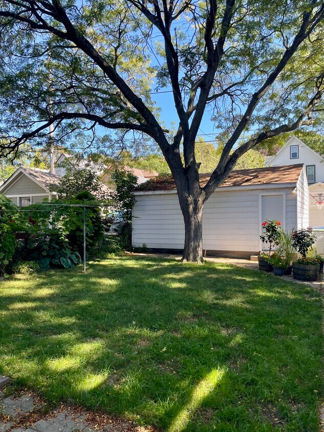 Foto principal - 3374 S Indiana Ave