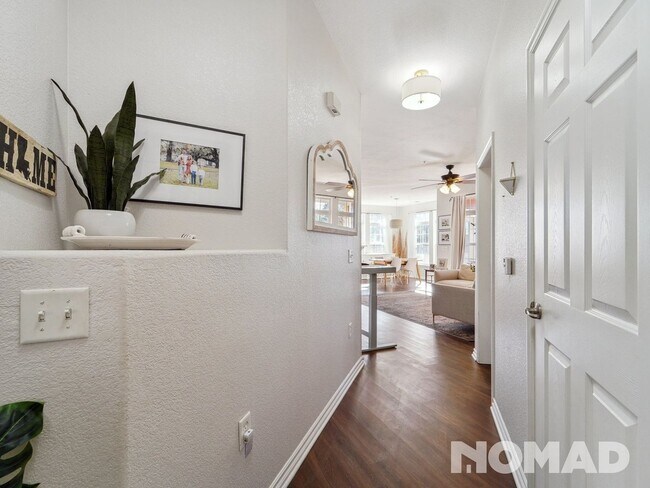 Building Photo - **Charming 2 Bedroom, 2 Bathroom Condomini...