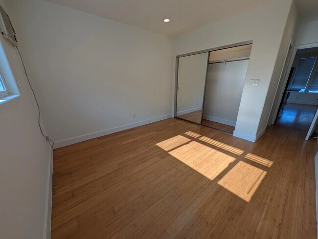 Foto del edificio - 1010 Wilton Pl