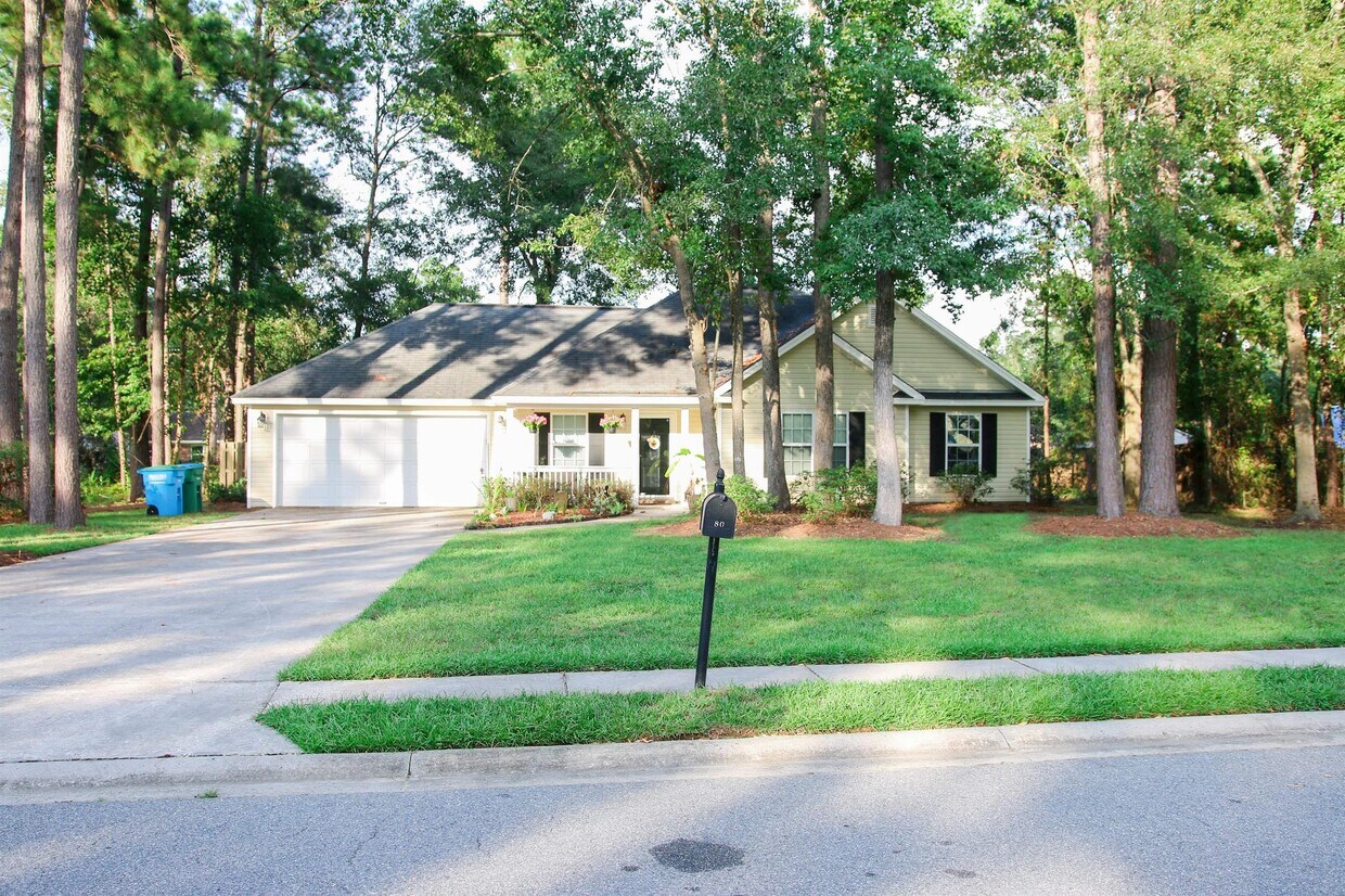 Foto principal - 80 Fellwood Dr