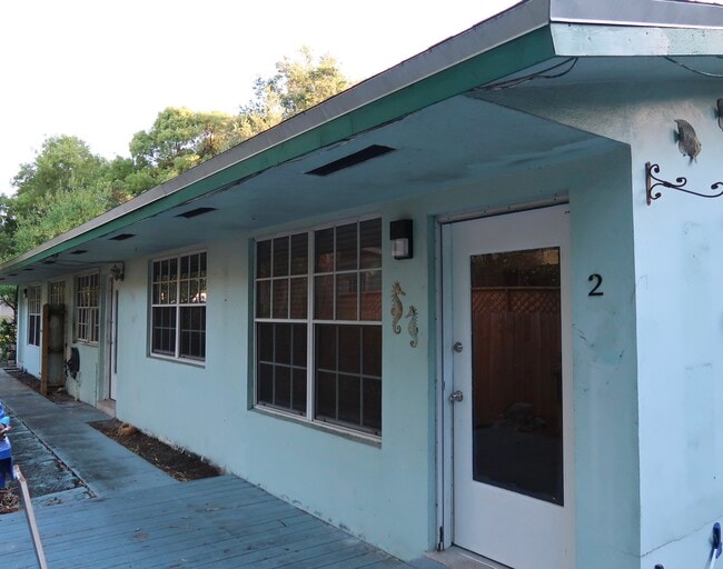 Building Photo - 217 SW 11th Ct