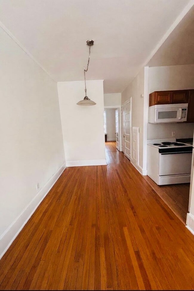 Building Photo - 174 Chestnut St