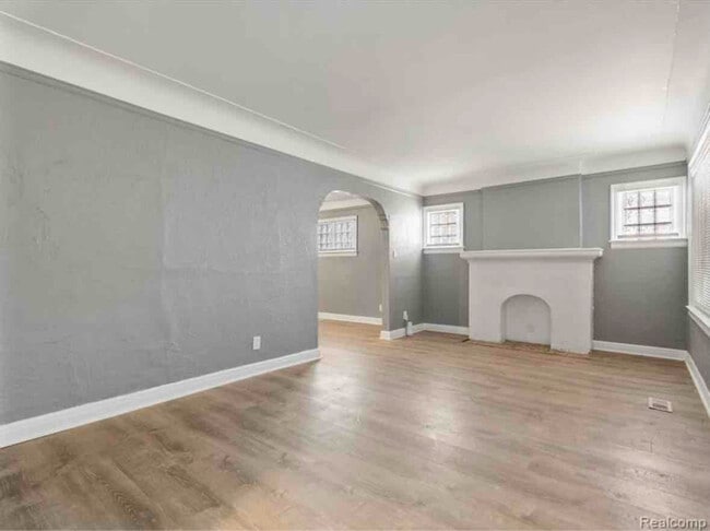 Building Photo - 16157 Stansbury Ave