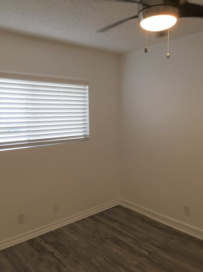 Interior Photo - Eden Roc Apartments