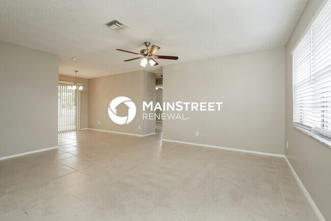 Foto del edificio - 3 Bedroom Pet-Friendly Home in Fort Myers, FL with Main Street Renewal