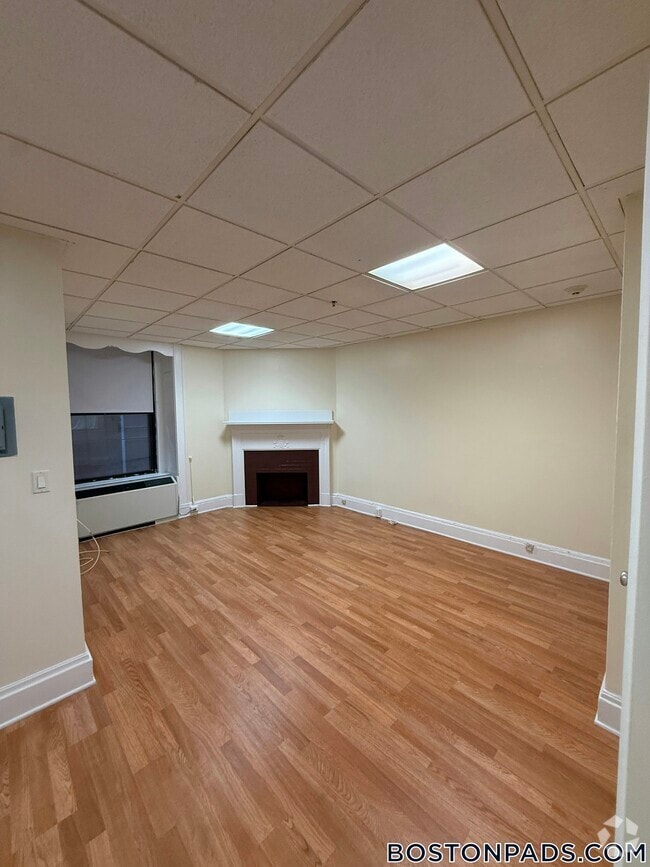 Building Photo - 62 Boylston St