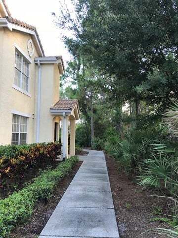 Building Photo - 114 SW Peacock Blvd