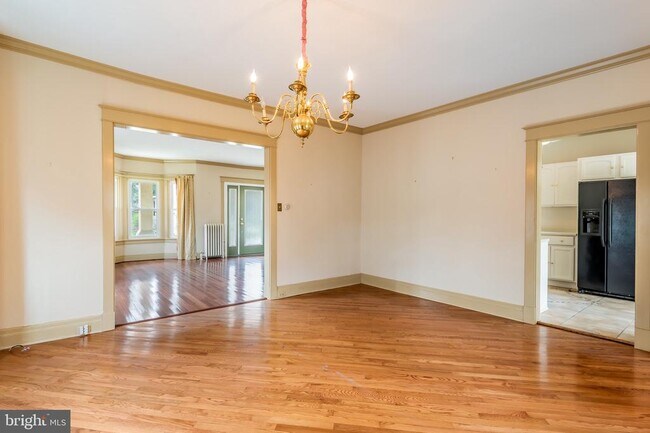 Building Photo - 155 N 25th St