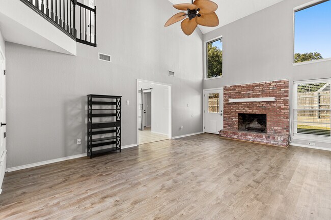 Foto del edificio - 4209 Green Oak Dr