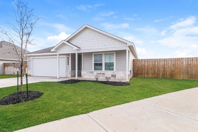 Building Photo - 136 Rustic Trce